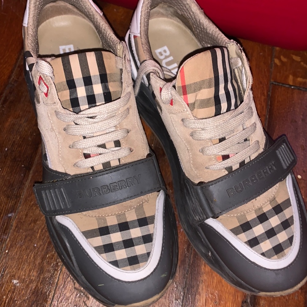 Burberry shoes